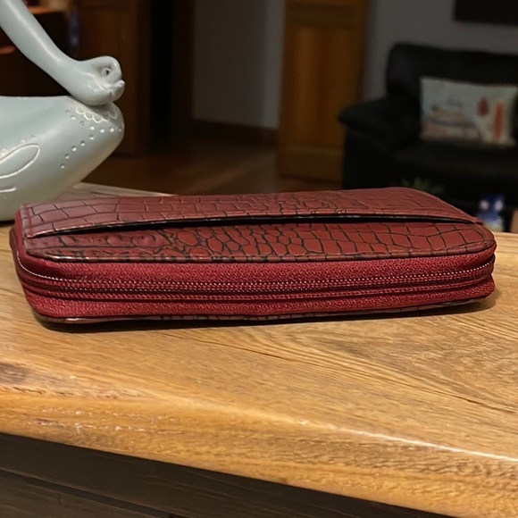 NWOT Maroon Red Reptile Print Zip Checkbook Wallet - Picture 4 of 12